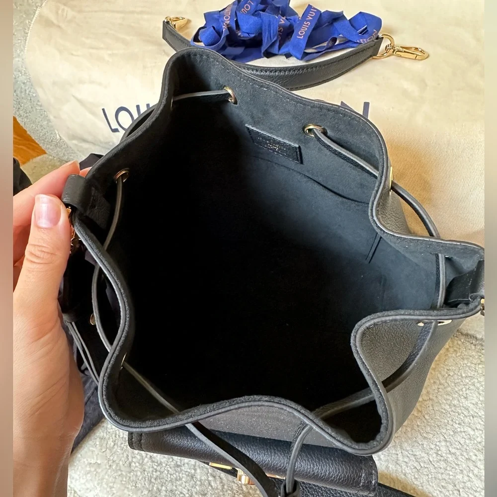Louis Vuitton Lockme bucket bag